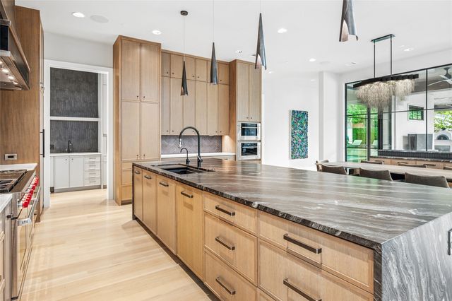 6307 Lavendale Avenue, Dallas, TX 75230