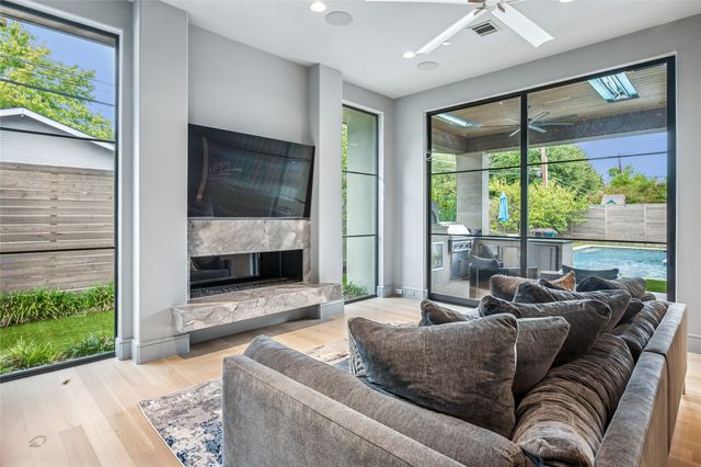 6307 Lavendale Avenue, Dallas, TX 75230