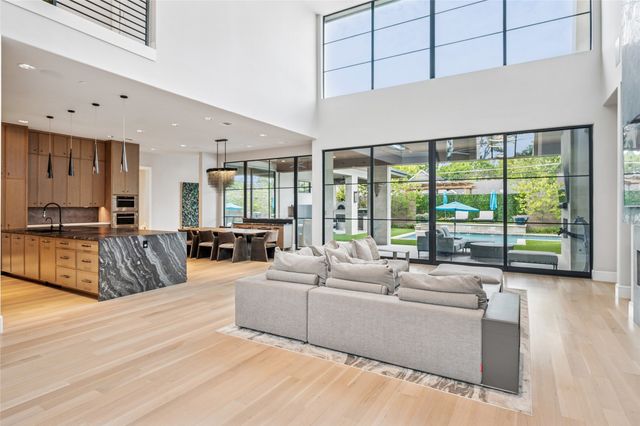 6307 Lavendale Avenue, Dallas, TX 75230