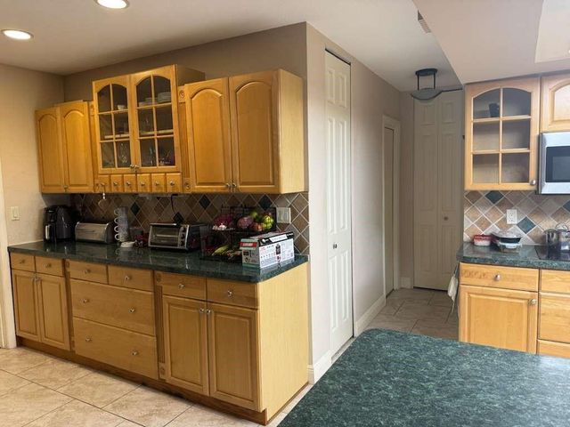 1726 NW 82nd Ave, Coral Springs, FL 33071