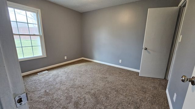 1503 Sunshine Dr, Clarksville, TN 37042