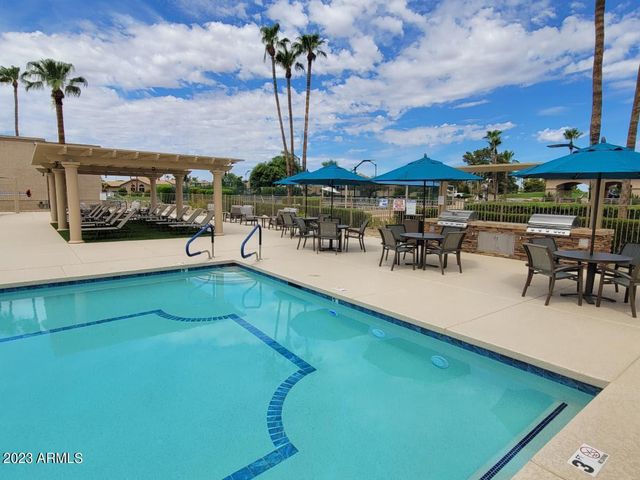 8756 W Rockwood Drive, Peoria, AZ 85382