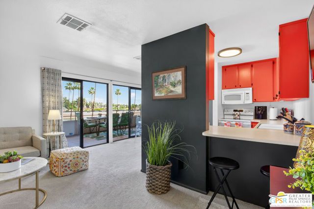 470 S Calle Encilia B13, Palm Springs, CA 92262