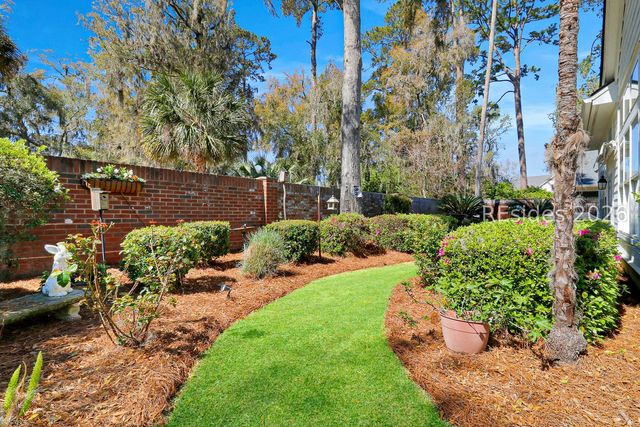 6 W Kershaw Dr, Bluffton, SC 29910