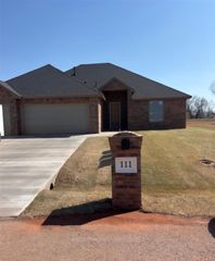 111 S 6th Ave, Sterling, OK 73527