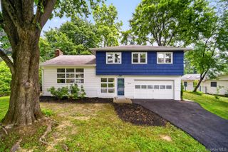 31 Old Farms Road, Poughkeepsie, NY 12603