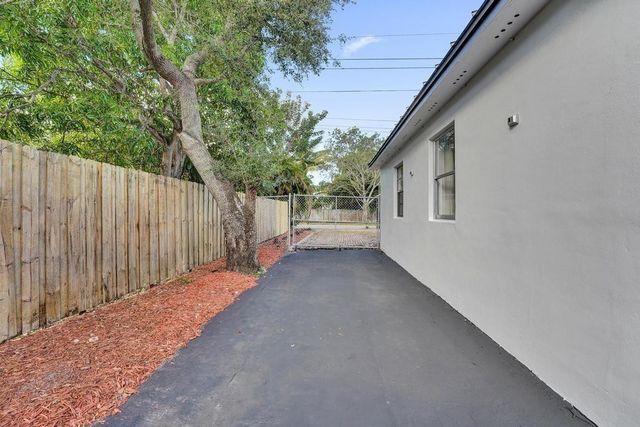 1836 SW 9th Avenue, Fort Lauderdale, FL 33315