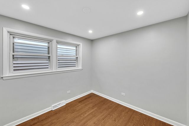 5631 W 64th Place, Chicago, IL 60638