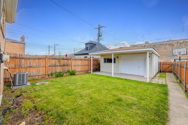 5631 W 64th Place, Chicago, IL 60638