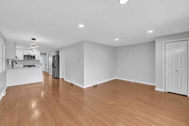 5631 W 64th Place, Chicago, IL 60638