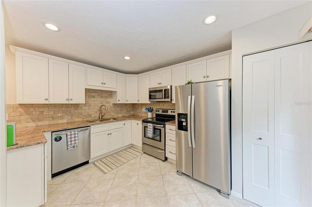 1709 CLOWER CREEK DRIVE 205, Sarasota, FL 34231