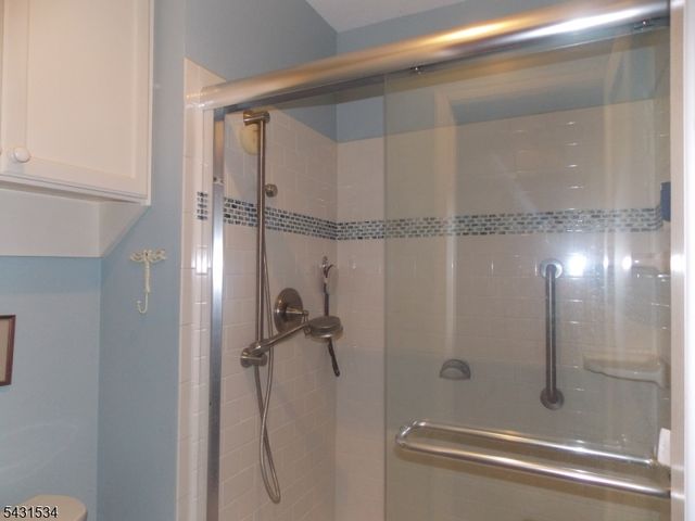 281 Abbey Dr, Franklin Twp., NJ 08873