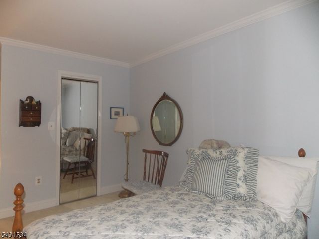 281 Abbey Dr, Franklin Twp., NJ 08873