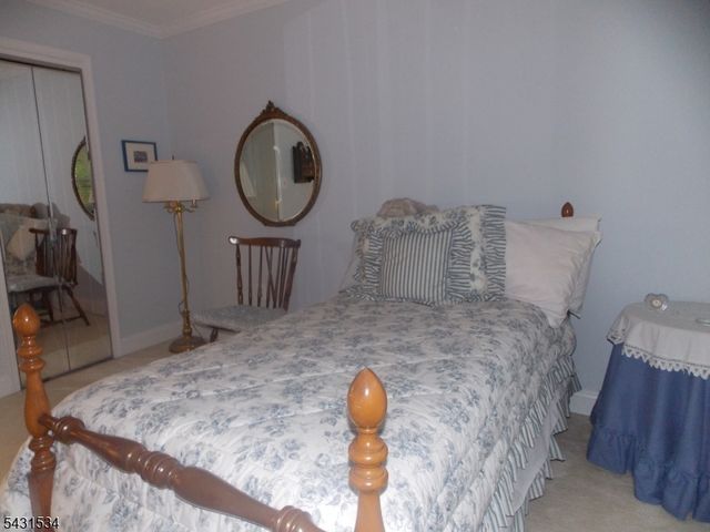 281 Abbey Dr, Franklin Twp., NJ 08873