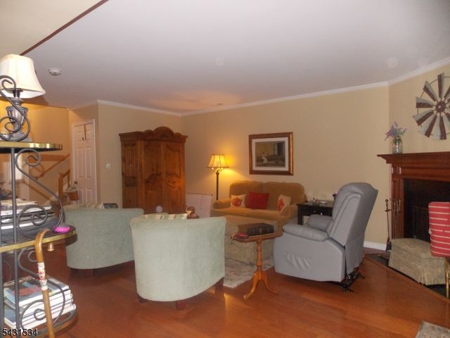 281 Abbey Dr, Franklin Twp., NJ 08873
