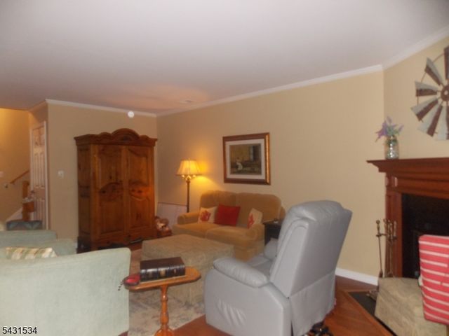 281 Abbey Dr, Franklin Twp., NJ 08873