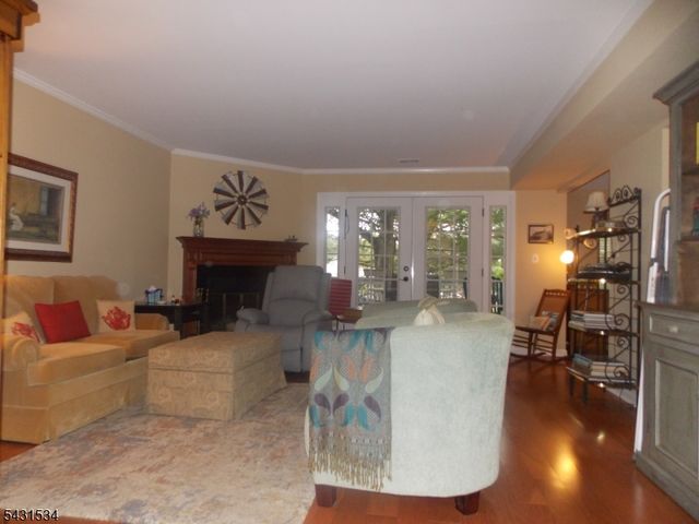281 Abbey Dr, Franklin Twp., NJ 08873