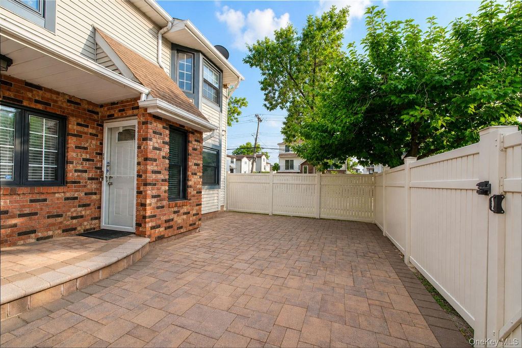 7 Shirra Avenue A, Staten Island, NY 10314 — photo 5