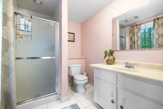 11 Hilltop Ln 11, Easton, MA 02375