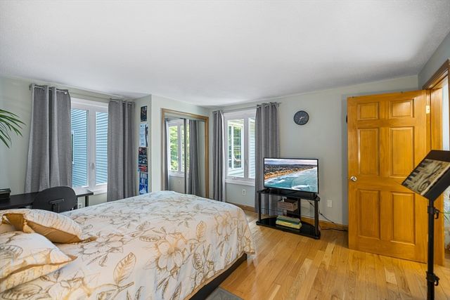 11 Hilltop Ln 11, Easton, MA 02375