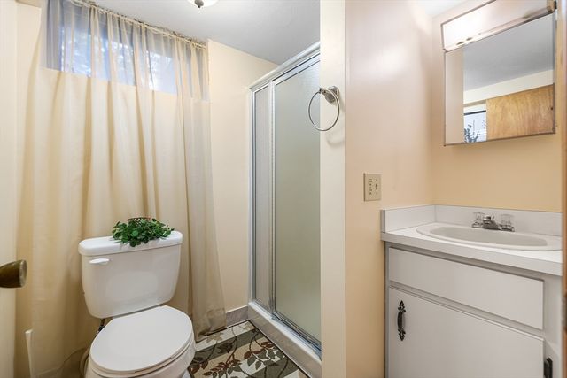 11 Hilltop Ln 11, Easton, MA 02375