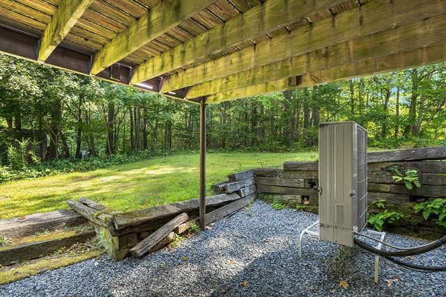 11 Hilltop Ln 11, Easton, MA 02375