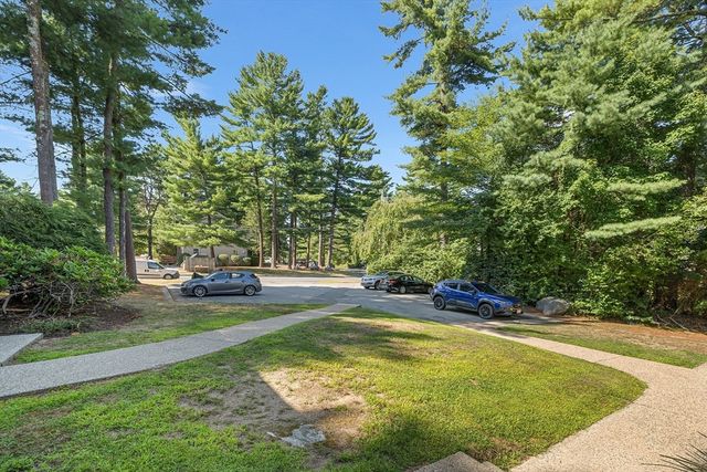 11 Hilltop Ln 11, Easton, MA 02375