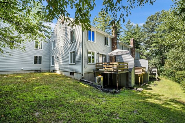 11 Hilltop Ln 11, Easton, MA 02375