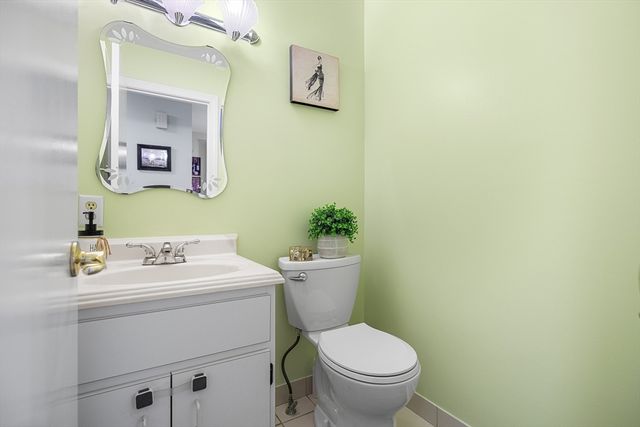 11 Hilltop Ln 11, Easton, MA 02375