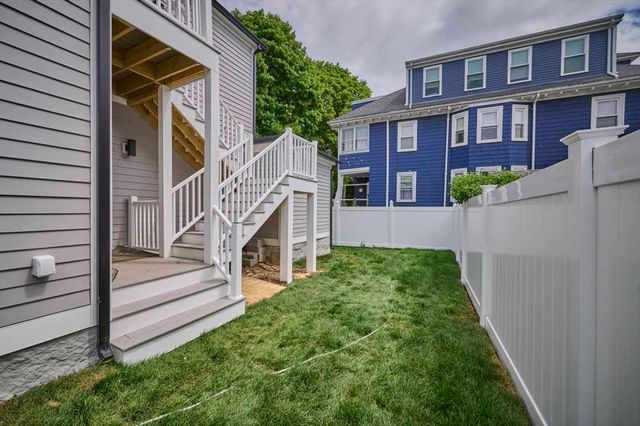 97 Oakton Ave A, Boston, MA 02122