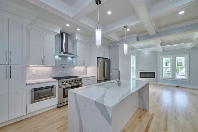 97 Oakton Ave A, Boston, MA 02122