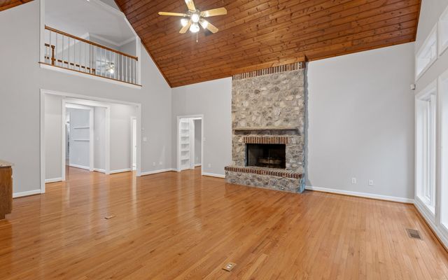 12 Mountain Orchard Path, Signal Mountain, TN 37377