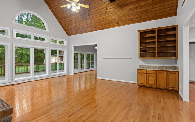 12 Mountain Orchard Path, Signal Mountain, TN 37377