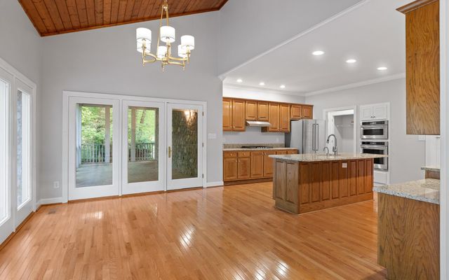 12 Mountain Orchard Path, Signal Mountain, TN 37377