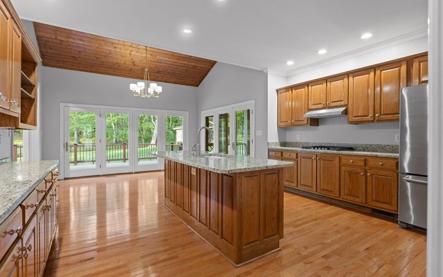 12 Mountain Orchard Path, Signal Mountain, TN 37377