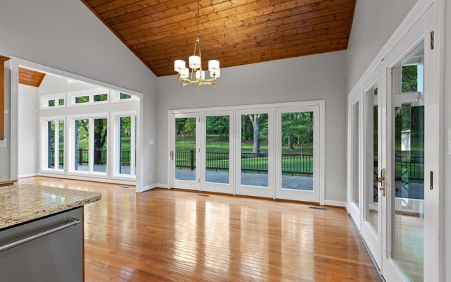 12 Mountain Orchard Path, Signal Mountain, TN 37377