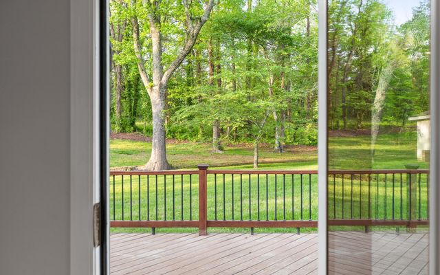 12 Mountain Orchard Path, Signal Mountain, TN 37377