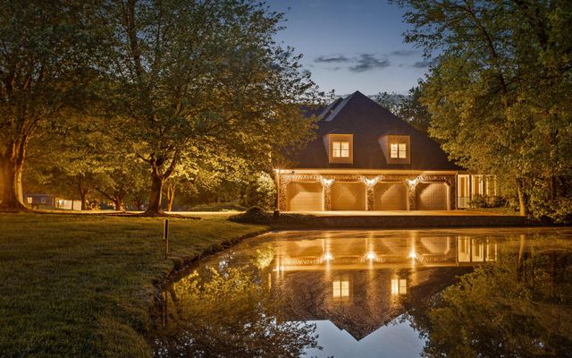 12 Mountain Orchard Path, Signal Mountain, TN 37377