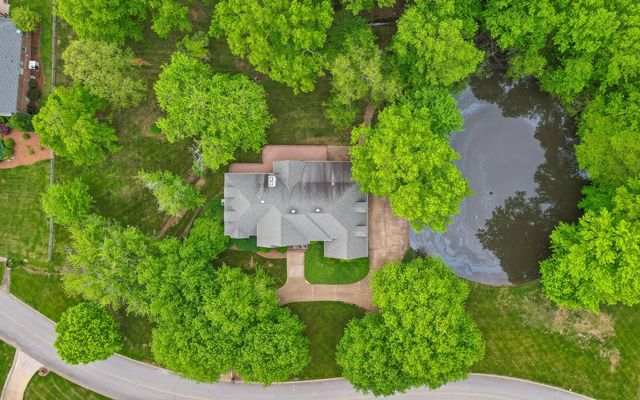 12 Mountain Orchard Path, Signal Mountain, TN 37377