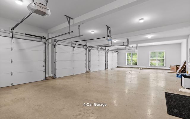 12 Mountain Orchard Path, Signal Mountain, TN 37377