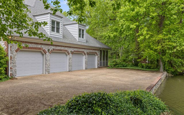 12 Mountain Orchard Path, Signal Mountain, TN 37377