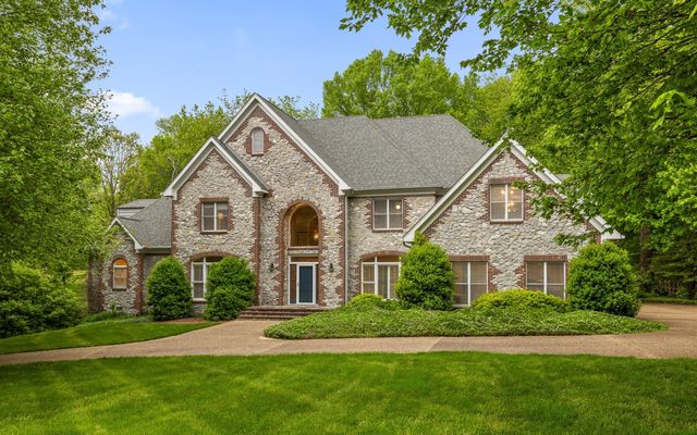 12 Mountain Orchard Path, Signal Mountain, TN 37377