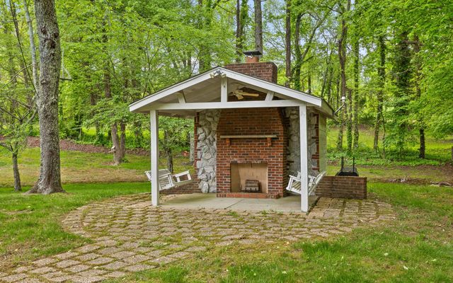 12 Mountain Orchard Path, Signal Mountain, TN 37377