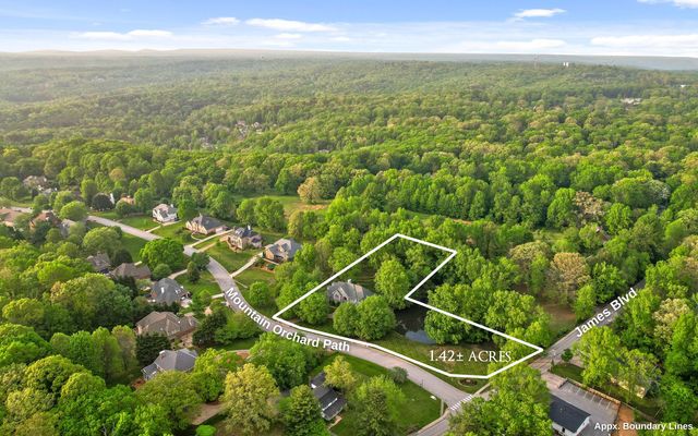 12 Mountain Orchard Path, Signal Mountain, TN 37377