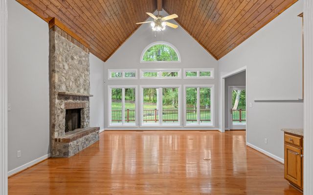 12 Mountain Orchard Path, Signal Mountain, TN 37377