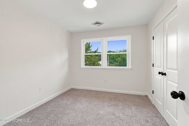 121 Lake Winnepesaukee Drive, Little Egg Harbor, NJ 08087