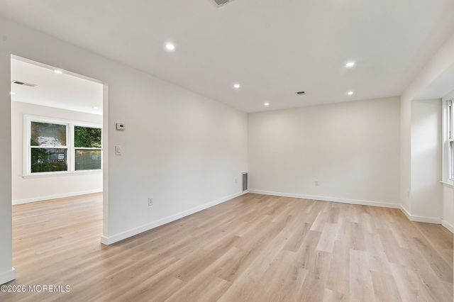 121 Lake Winnepesaukee Drive, Little Egg Harbor, NJ 08087