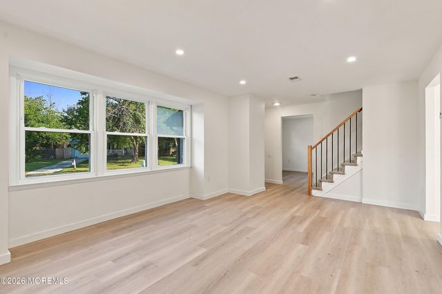 121 Lake Winnepesaukee Drive, Little Egg Harbor, NJ 08087