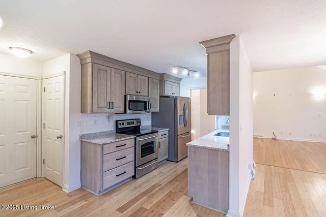 1605 Knob Hill Rd, Elizabethtown, KY 42701