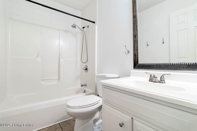 1605 Knob Hill Rd, Elizabethtown, KY 42701